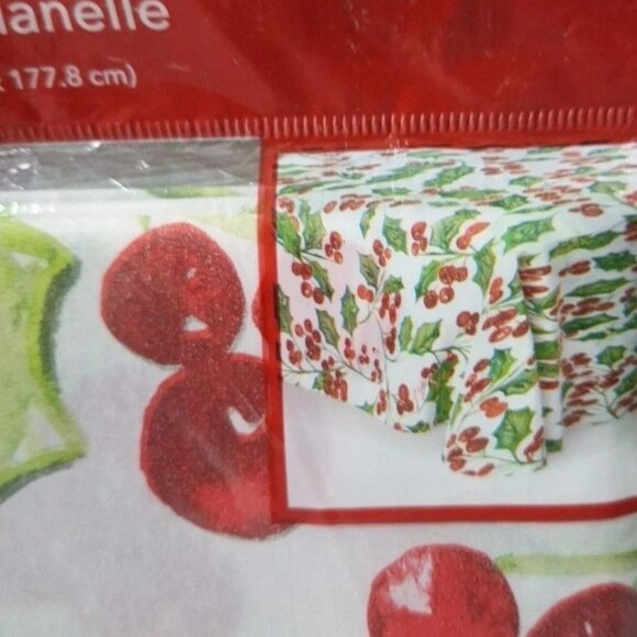 Christmas House Flannel Back Tablecloth Oblong 52" X 70" Red & Green Holly Berry - Picture 2 of 6
